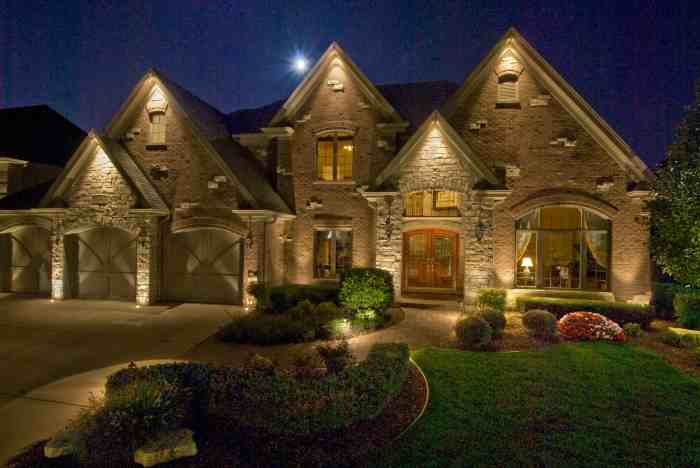 Lighting exterior ideas house outdoor accent lights homes down front light residential accents landscape roof coyle porch garage chicago led